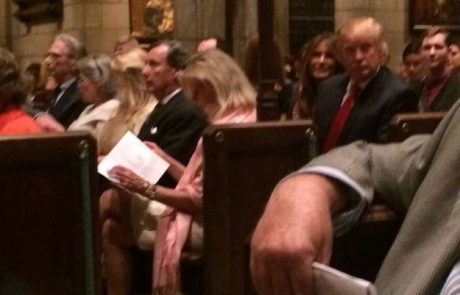 Verniki zgroženi: Melania Trump na polnočnico prišla v (pre)kratki obleki