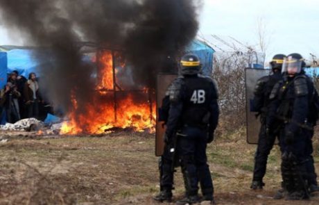 Hollande bo zaprl “džunglo” v Calaisu