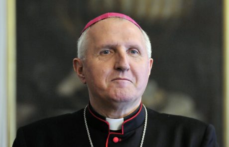 Nadškof Zore se čudi Alenki Bratušek