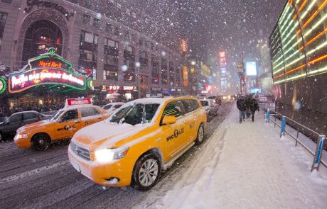 V New Yorku na domu aretirali brata zaradi priprave bombe