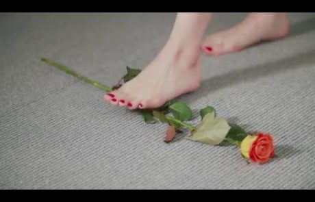 Videospot za ljubitelje božansko lepih ženskih nog