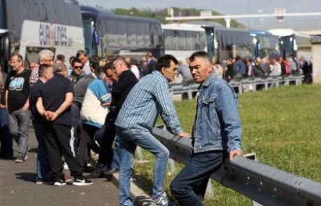 Na Obrežju se za vstop že čaka 40 minut, na Starodu 1 uro