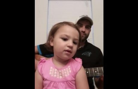 Video dneva: Duet očka in hčerkice je osvojil že milijone src po vsem svetu…