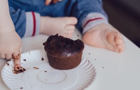 Za otroke nevaren slinček odpoklicali, ga imate doma?