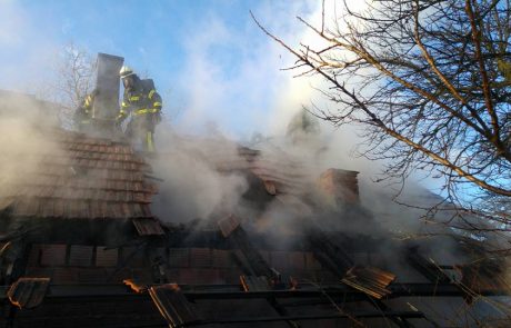 POMOČ: Ogenj jim je uničil hišo, sedaj se borijo s hudim mrazom