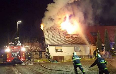 Požar izbruhnil v spalnici, kriv malomarno odložen cigaretni ogorek