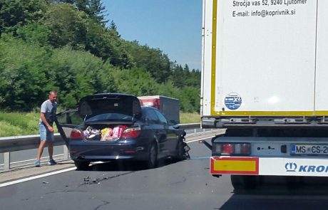 FOTO: Zaradi gneče na štajerski avtocesti prišlo do naleta vozil