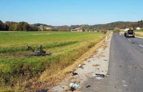 FOTO: V trčenju z avtomobilom umrl 70-letni motorist