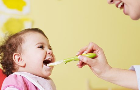 7 zlatih pravil za prehrano majhnih otrok