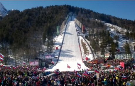 VIDEO: Slovenija tretja v prvi polovici skokov na Planici