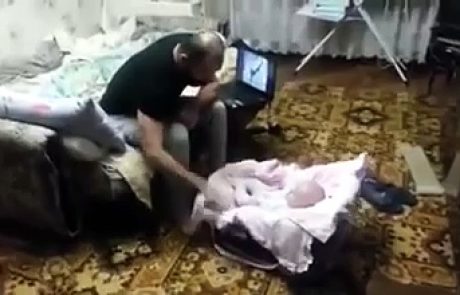 Pogumna mačka rešila dojenčka pred očetovimi udarci (video)