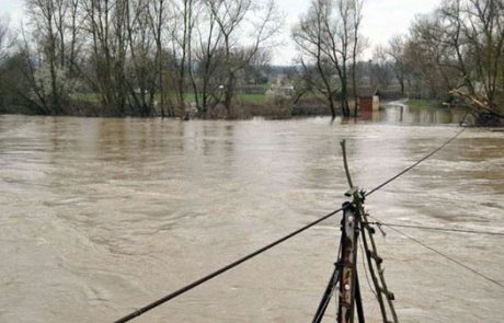 Zaradi možnosti močnejših neviht razglasili oranžni alarm