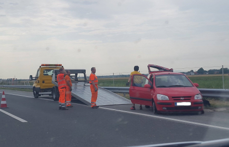 FOTO: Na štajerski avtocesti prišlo do prometne nesreče, en vozni pas je zaprt