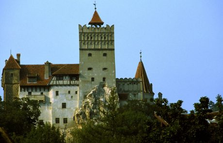 Oblasti odsvetujejo zadrževanje v bližini vampirskega gradu v Romuniji v nočnem času
