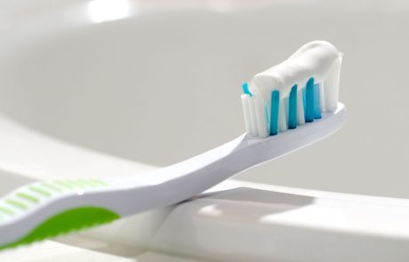 Štirje presenetljivi načini uporabe zobne paste, ki jih še ne poznate (Video)