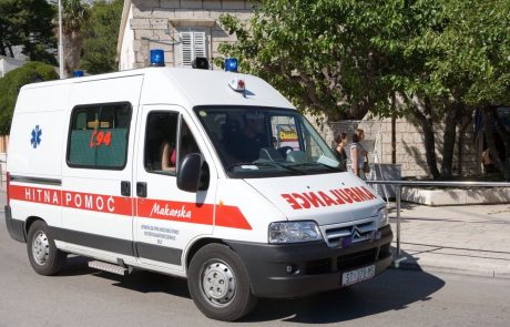 Na Hrvaškem umrla štiriletna deklica, ki jo je oče pustil v razgretem avtomobilu