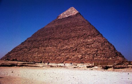 Pri piramidah v Gizi odjeknila eksplozija, umrli štirje ljudje