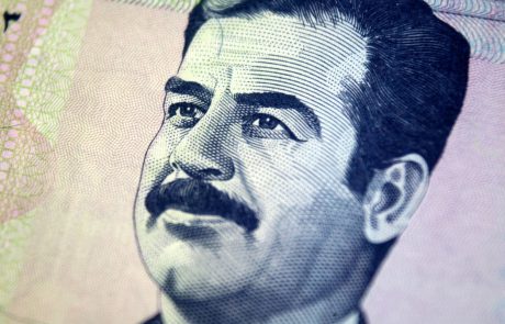 Beograjski kirurg trdi: “Naredil sem kar štiri dvojnike Saddama Husseina”