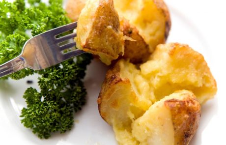 Recept: Za najboljši pečen krompirček je kriva soda bikarbona!