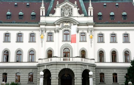 Z opravljenimi obveznostmi brezplačen zaključek študija na ljubljanski univerzi še dve leti po izgubi statusa