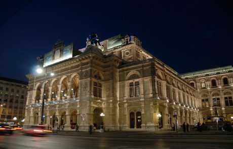 Obiskovalce novoletnega koncerta Dunajskih filharmonikov bodo pred vstopom v dvorano testirali s hitrim testom na koronavirus