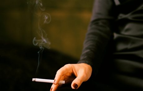 Končno popolna prepoved: V Avstriji se od novembra naprej ne bo več kadilo v gostinskih lokalih