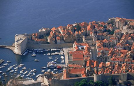 V Dubrovnik prispeli slovenski pomorščaki, ki so zaradi pandemije za skoraj tri mesece obtičali na morju