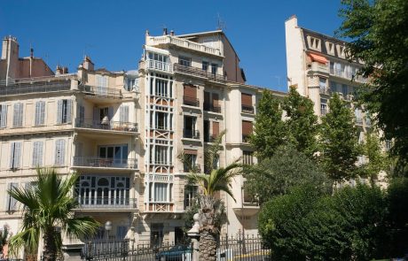 V Marseillu ameriške turistke napadli s kislino