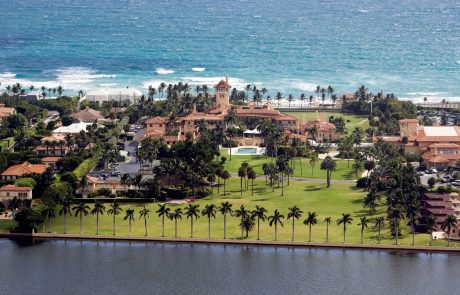 Sosedje posestva Mar a Lago na Floridi s peticijo proti Trumpovi preselitvi tja