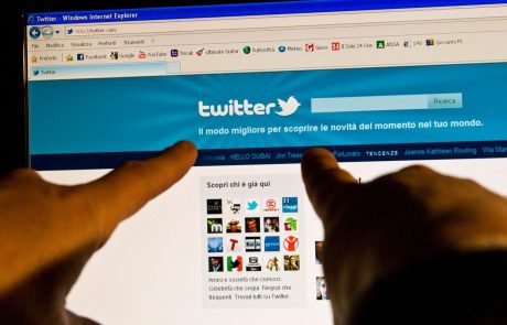 Twitter bo v boju proti lažnim profilom uvedel overjanje novih uporabnikov