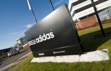 Adidasu ni uspelo razširiti zaščite znamenitih treh črt