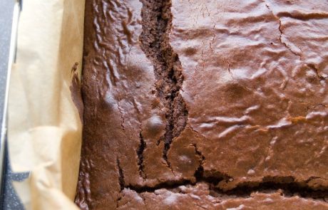 Recept: Hitro pripravljeni čokoladni browniji brez slabe vesti!