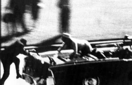 Ob tem se vam bo naježila koža: Del posnetka umora predsednika Kennedyja, ki je bil kar 43 let skrit pred javnostjo