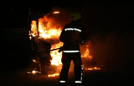 V požaru v stanovanjski hiši za 80 tisočakov škode