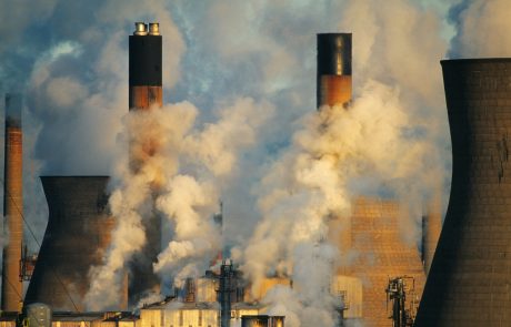 Evropske banke se hvalijo s skrbjo za okolje, medtem pa izdatno financirajo največje onesnaževalce