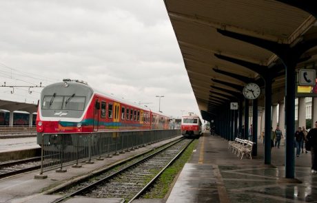 Sumljivo torbo na železniški postaji v Ljubljani uničili, v njej le oblačila