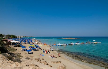 Vročinski val na Cipru dosegel vrhunec; v senci 42 stopinj Celzija
