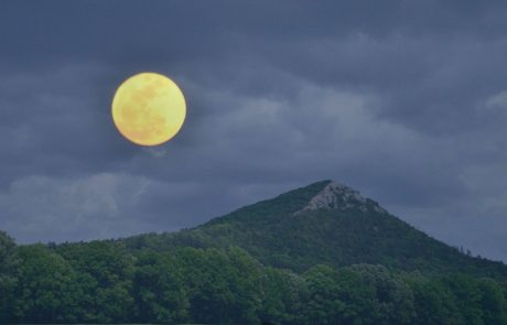 Jutri bo super luna, ki prinaša novo elergijo in notranjo moč!