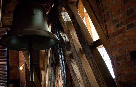 Na Poljskem predstavili enega največjih zvonov na svetu, ki tehta kar 55 ton