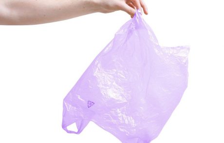 Priljubljeni trgovec ukinil plačljive plastične vrečke