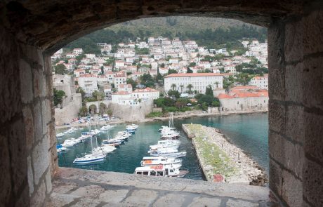 Dubrovnik in Benetke med kraji, ki se jim je v letu 2018 najboljše izogniti