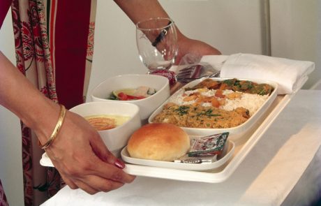 Vegetarijanski meniji bodo znižali stroške indijske letalske družbe