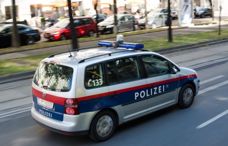 Avstrijski policist med sestankom ustrelil kolega
