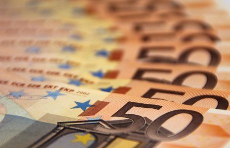 Finančno ministrstvo ob gospodarski napovedi Bruslja: Oceno je treba vzeti kot opozorilo