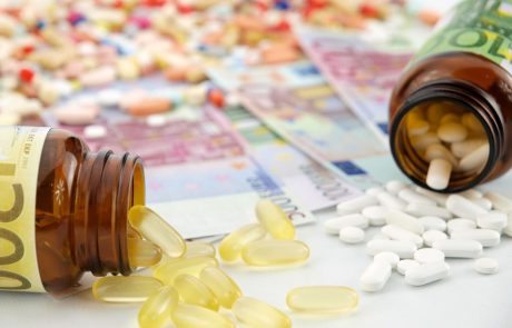 Vsak Slovenec lani porabil za 216 evrov zdravil na recept