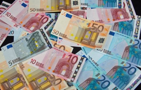 Slovenija ima najvišjo minimalno plačo glede na povprečno plačo v vsej EU