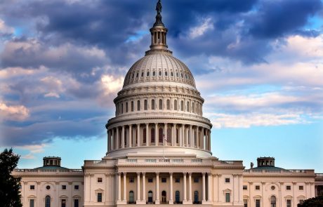 Predstavniški dom v ZDA potrdil predlog težko pričakovanega infrastrukturnega zakona