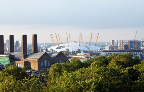 V Londonu zaradi suma, da je načrtoval teroristični napad, aretirali 19-letnika