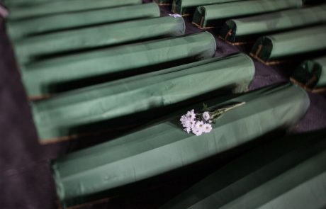 Bodo Srbi končno priznali genocid v Srebrenici?