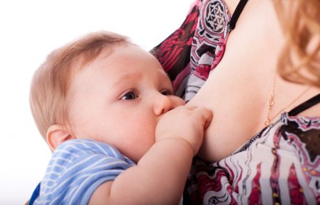 Zakaj je dojenje pomembno za zdravje planeta